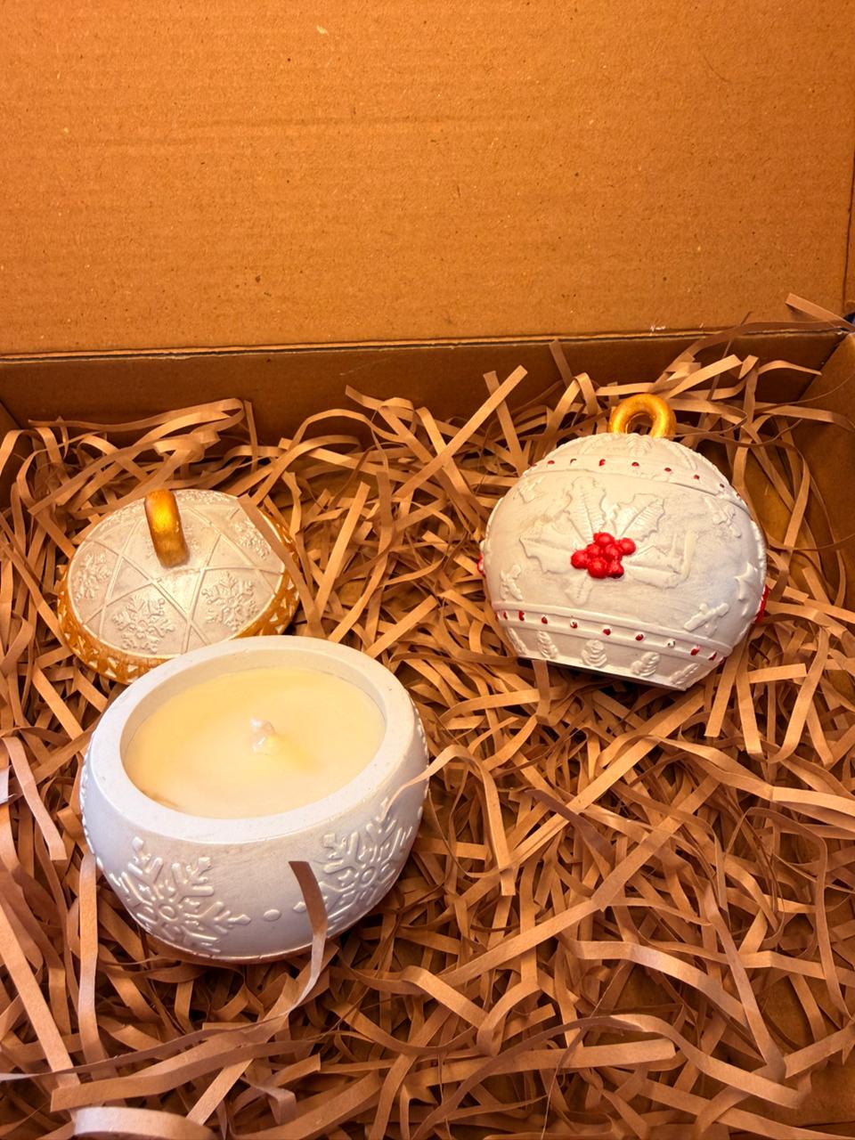 Snow Globe Holiday Candle Set